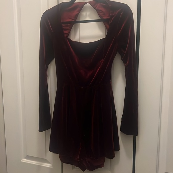 Lulus burgundy velvet dress - Picture 2 of 3
